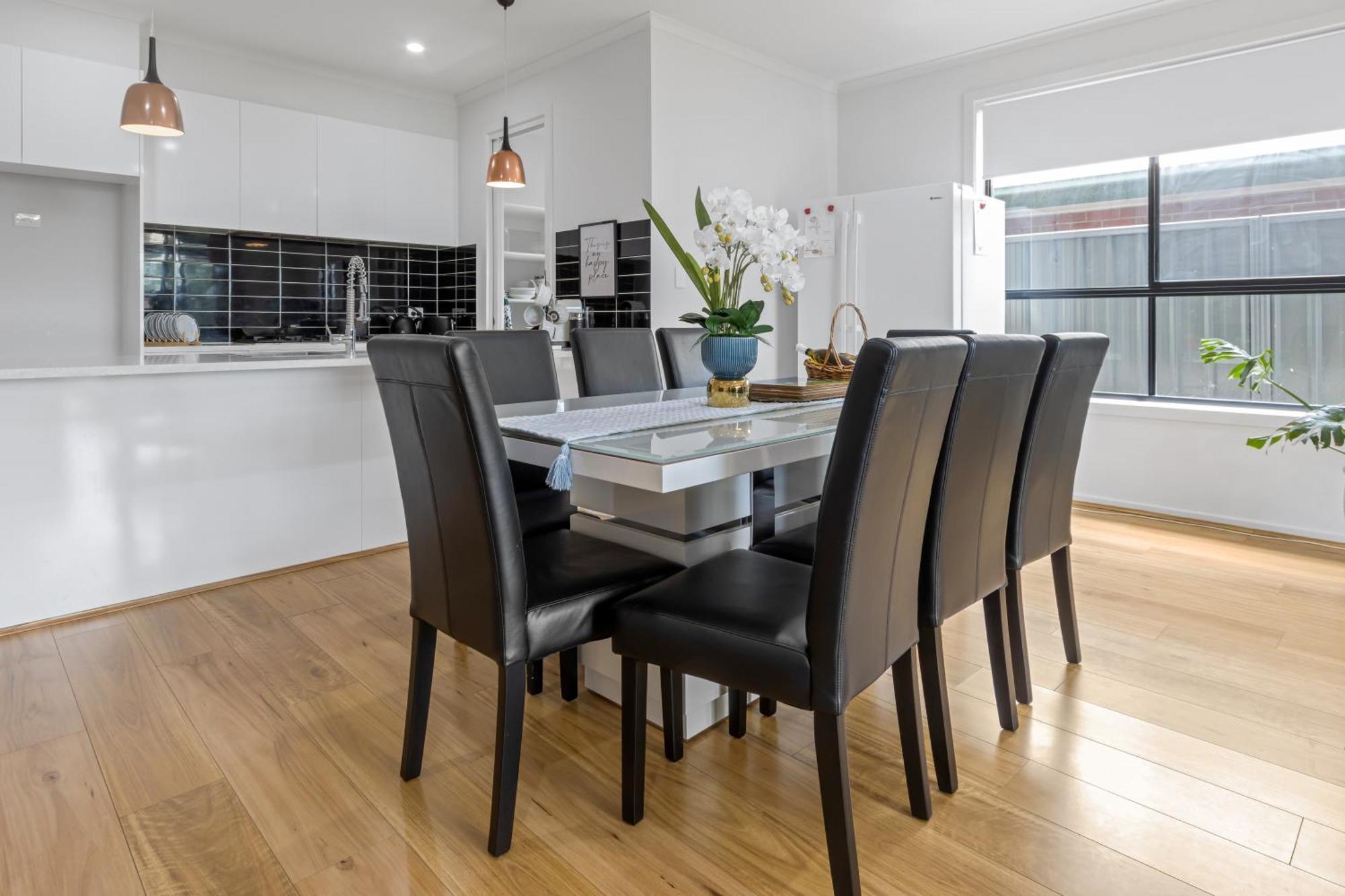 Entire 2 Storey In Tranmere Campbelltown