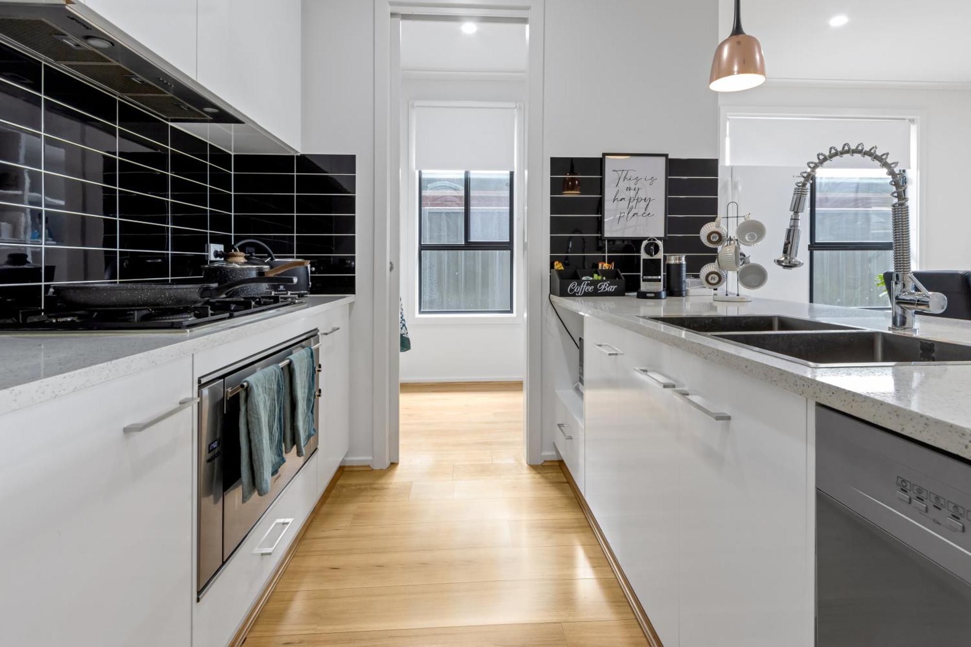 Entire 2 Storey In Tranmere Villa